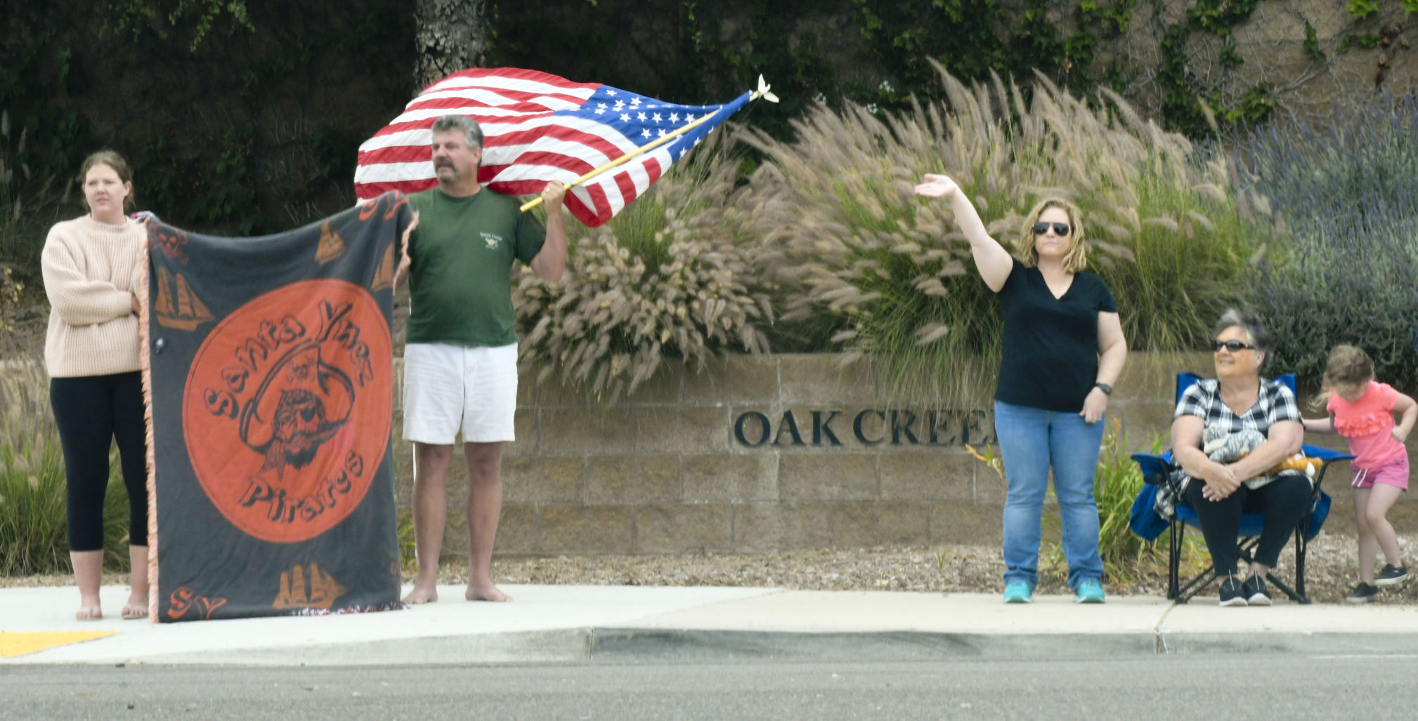 060520 SYVHS grad parade 28.jpg